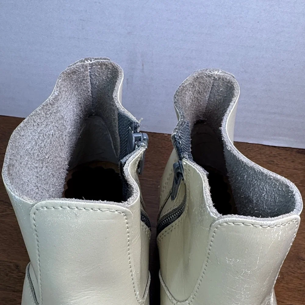 Hanna Andersson? Cream Patent Leather Wood Booties Boots, sz 36
